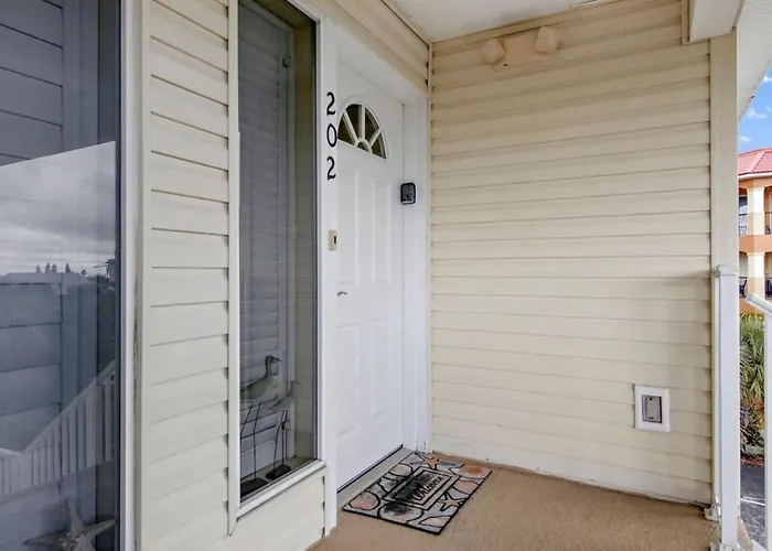 Family-friendly 3br Beachfront Retreat Indian Rocks Sea Side 202 Clearwater Beach
