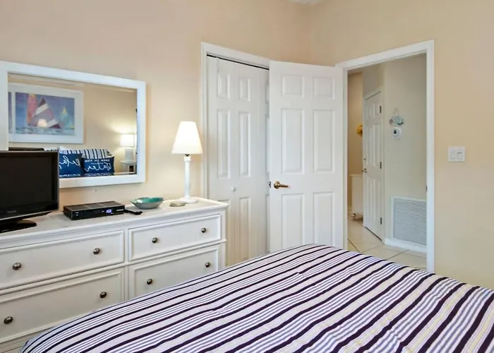 Family-friendly 3br Beachfront Retreat Indian Rocks Sea Side 202 *
