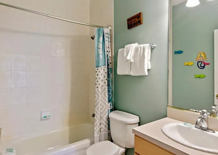 Family-friendly 3br Beachfront Retreat Indian Rocks Sea Side 202 Ferienhaus
