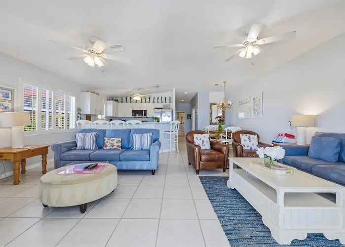 Family-friendly 3br Beachfront Retreat Indian Rocks Sea Side 202 Holiday home *