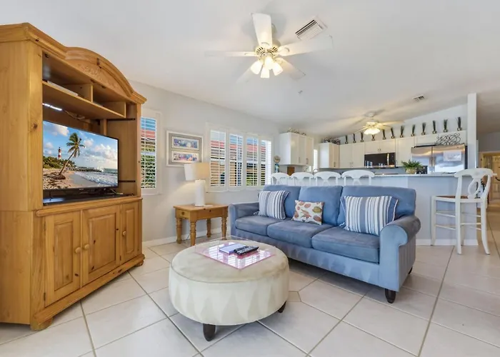 Holiday home Family-friendly 3br Beachfront Retreat Indian Rocks Sea Side 202 *