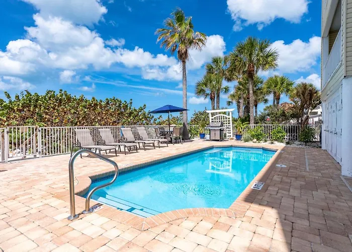 Family-friendly 3br Beachfront Retreat Indian Rocks Sea Side 202 Holiday home Clearwater Beach