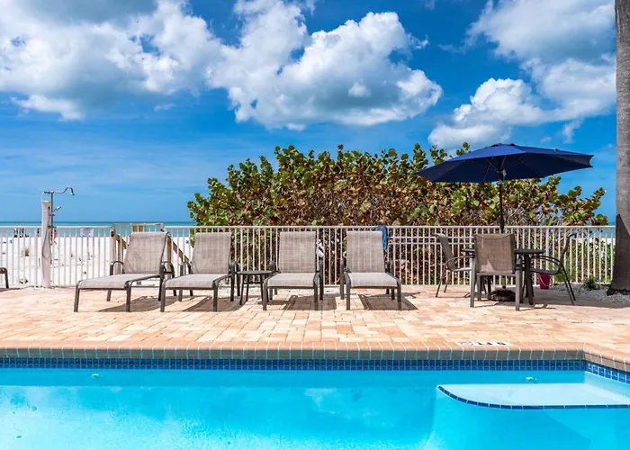 Family-friendly 3br Beachfront Retreat Indian Rocks Sea Side 202 Holiday home Clearwater Beach
