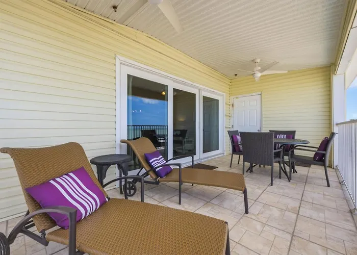 Family-friendly 3br Beachfront Retreat Indian Rocks Sea Side 202 Clearwater Beach