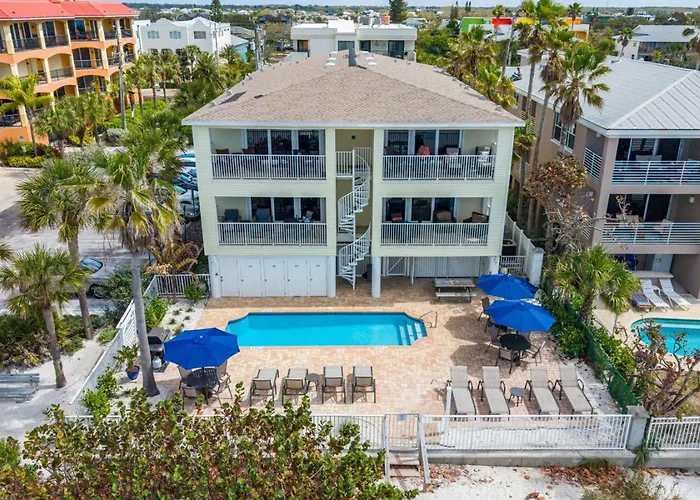 Family-friendly 3br Beachfront Retreat Indian Rocks Sea Side 202 Holiday home Clearwater Beach