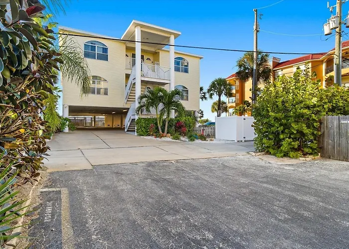 Family-friendly 3br Beachfront Retreat Indian Rocks Sea Side 202 Clearwater Beach